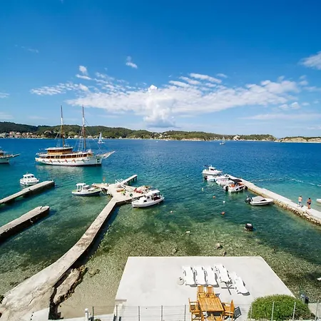 In By The Supetarska Draga