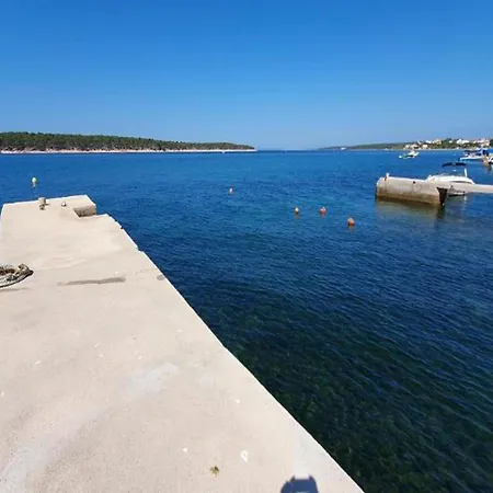 Botel In By The Supetarska Draga